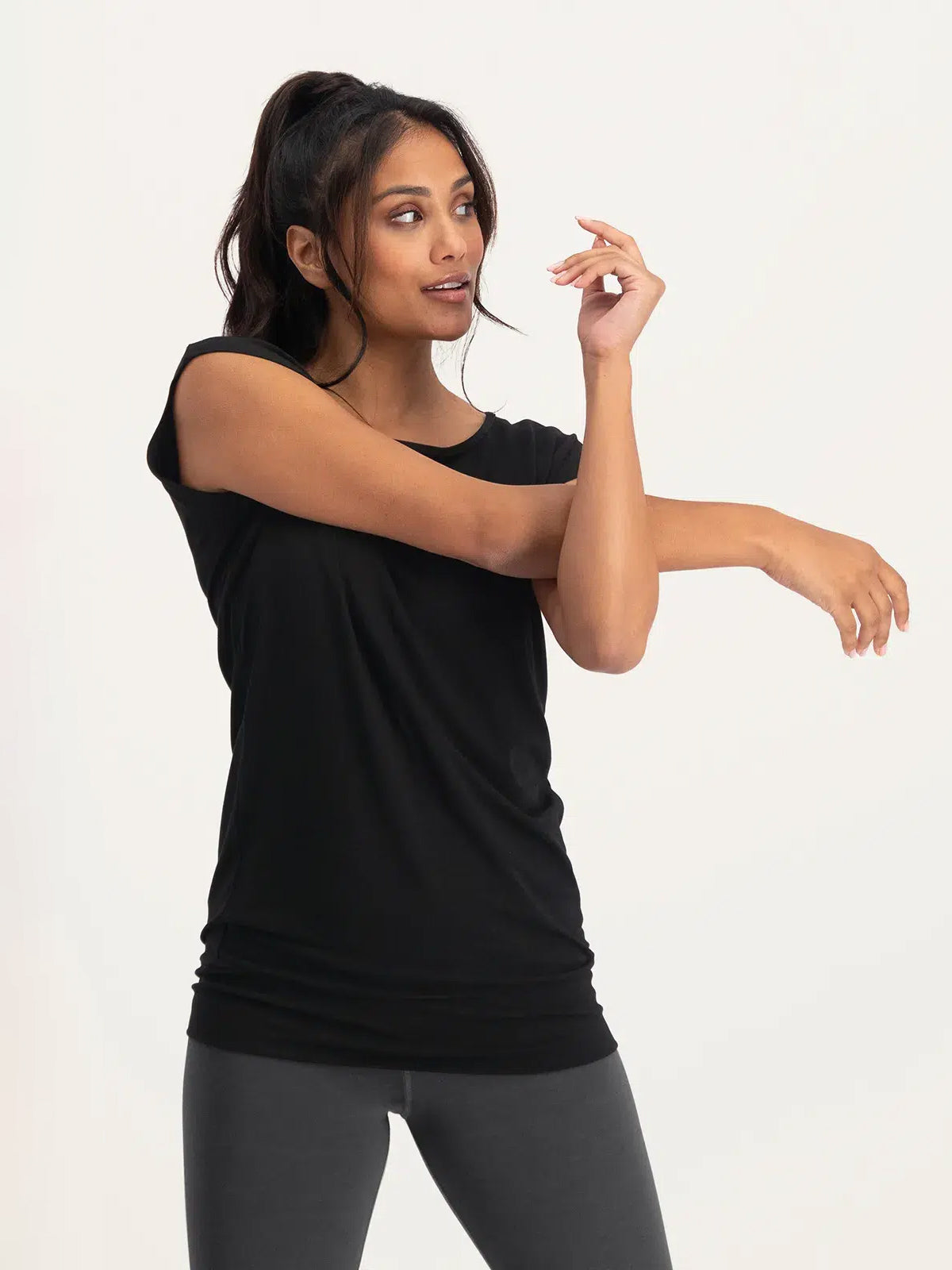 Urban Goddess Asana Yoga Tee - Onyx Black